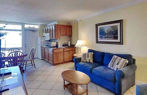Lenox Park Condo | Direct Ocean Views – Walk to Dining & Beach Fun