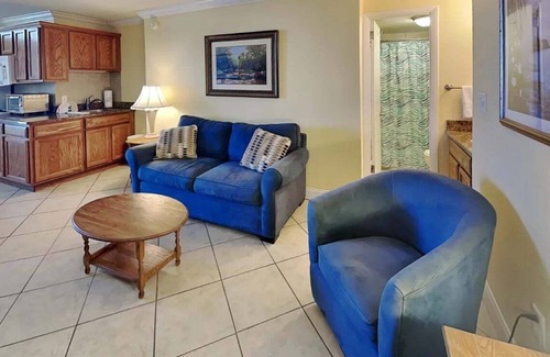 Lenox Park Condo | Direct Ocean Views – Walk to Dining & Beach Fun