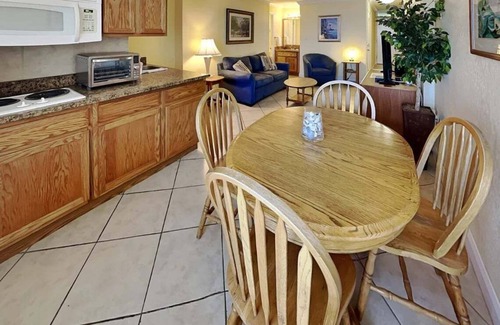 Lenox Park Condo | Direct Ocean Views – Walk to Dining & Beach Fun