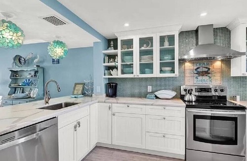 Hutchinson Island South Condo | Direct Ocean View Beach Condo-SNOWBIRDS WELCOME!