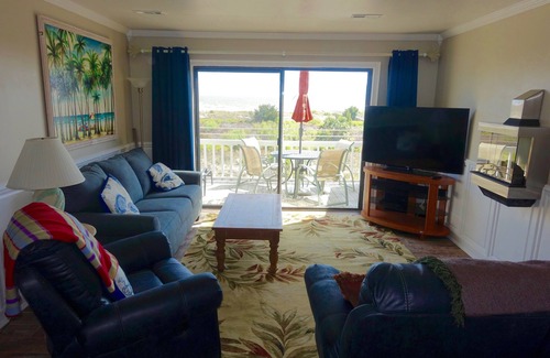 Oceanmarsh Subdivision Condo | Direct Oceanfront, 65 inch Smart TV, Fireplace