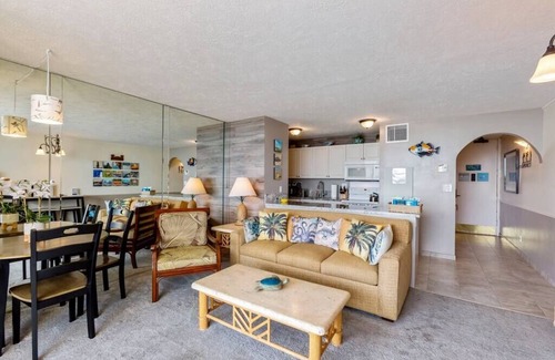 Kihei Apartment | Direct oceanfront gem @ Sugar Beach Resort, Coastal vibes, Central AC & more!n