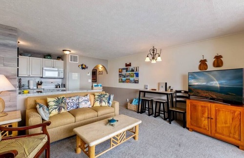 Kihei Apartment | Direct oceanfront gem @ Sugar Beach Resort, Coastal vibes, Central AC & more!n