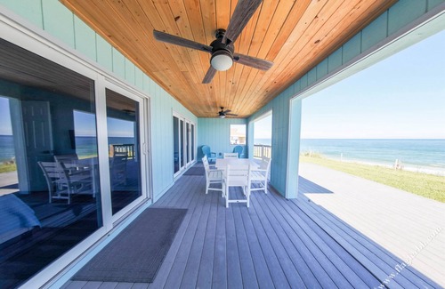 Painters Hill House | Direct Oceanfront~Deck~Queen Beds~Grill