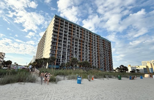 Myrtle Beach Condo | Direct oceanfront studio in Landmark Resort with fabulous water amenities