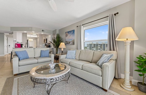 Seawinds Condo Condo | Direct oceanfront penthouse with gorgeous corner condo views, a beachfront pool, and garage
