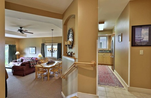 Ludlow Condo | Direct Ski Access from this Solitude Condo at Okemo