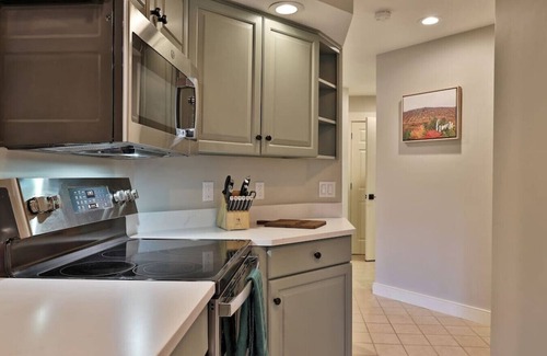 Ludlow House | Direct Ski Access from this Peaceful Ski condo at Solitude Okemo