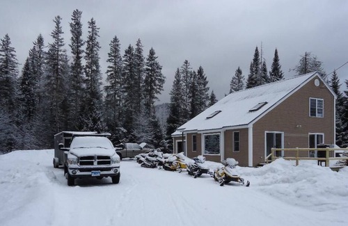 Errol House | Direct Snowmobile Access: Cozy 3 Bed 2 Bath Cape