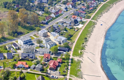 Glowe Apartment | Directly behind the dune, with balcony and sea view - Strandvilla Böck FeWo 13