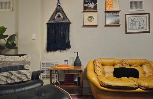 River Oaks House | -Disco Bungalow- One third mile to FTL Marine Center