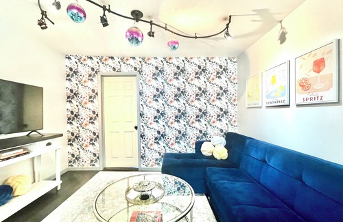 Chelsea Apartment | Disco House - Comfortable Beds - Steps to Highline