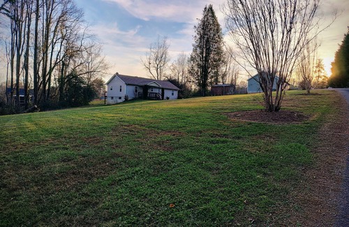 Fletcher House | DISCOUNT Nov Private home convenient to everythingnWNC AgCntr,Airprt,DT & more
