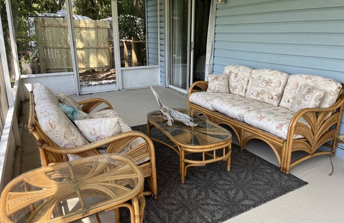 Florida Shores House | DISCOUNT NOW! Large Comfy Stay Pets Welcome w/Parking Trailers/Bikes/Boats