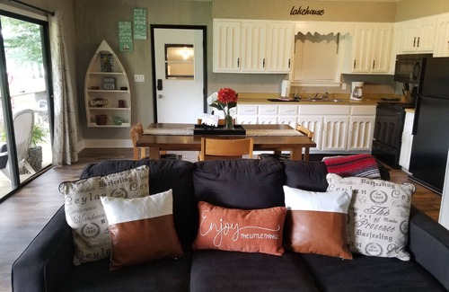 Trimble Cottage | DISCOUNT !nQuiet Relaxing GetawaynWater is Low but .nFireplace inside&outside.