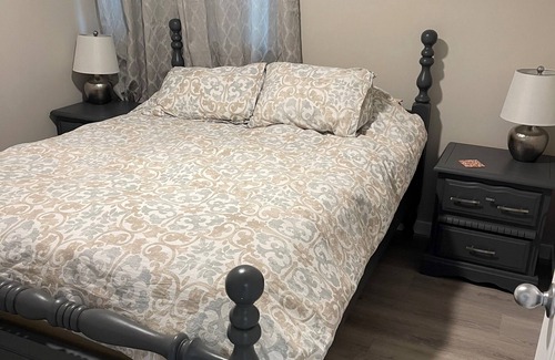 Central Okanagan House | Discounted Intro pricing and steps from Lake Okanagan
