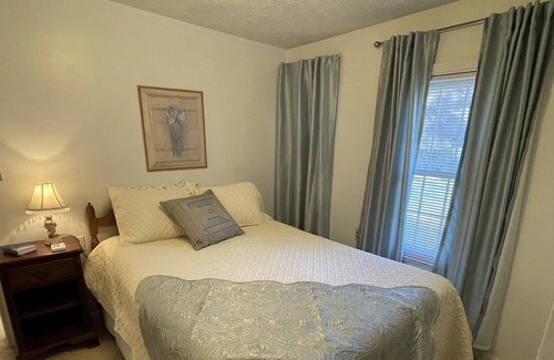 Bat Cave Cottage | DISCOUNTED RATES FOR THE REMAINDER OF 2023! LOVELY 2BR/1BATH COTTAGE W/SUNPORCH, MOUNTAIN VIEWS, RIGHT ON REEDY PATCH CREEK!