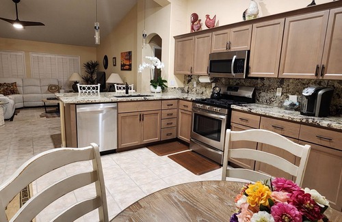 Palm Valley House | DISCOUNTED RATES OCT-DEC 2025 enjoy Resort living at gorgeous Pebble Creek home