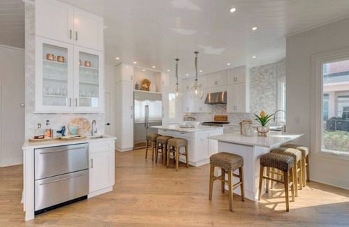 Isle of Palms House | Discounts! Beautifully decorated~ 206 Ocean Blvd. Oceanfront, Pool/Hot Tub, Elevator