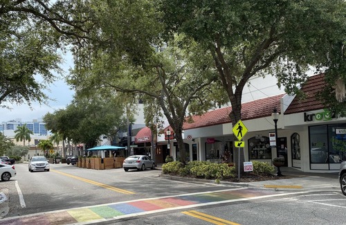 Alta Vista Apartment | Discounts for healthcare travelers, active 1st responders/military & seniors 65+