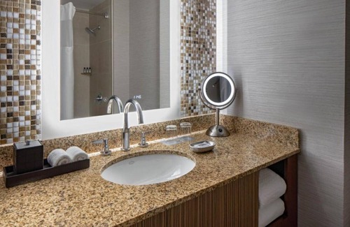 Hampden South House | Discover a premium one-stop travel experience at our room !