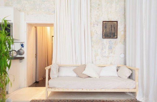 Mariahilf Apartment | Discover an Artistic Haven in the Heart of Vienna's Lively District