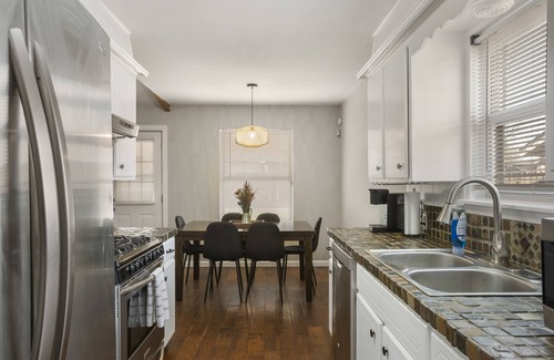Broken Arrow House | Discover Broken Arrow charm near Oral Roberts University 14min away