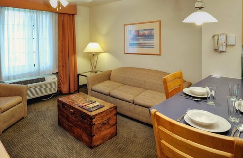 Palo Verde House | Discover Budget Stay @ Heart of Tucson: 4 Large Units Near Pima Space Museum!