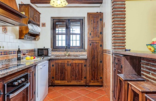 Frigiliana Villa | Discover Casa Jorge: Where the sun-kissed Costa Del Sol meets unparalleled tranquility.
