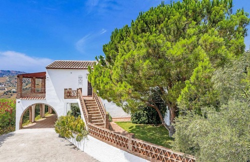 Frigiliana Villa | Discover Casa Jorge: Where the sun-kissed Costa Del Sol meets unparalleled tranquility.