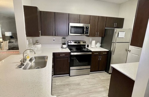 Cumberland Apartment | Discover Cumberland charm near The Battery Atlanta