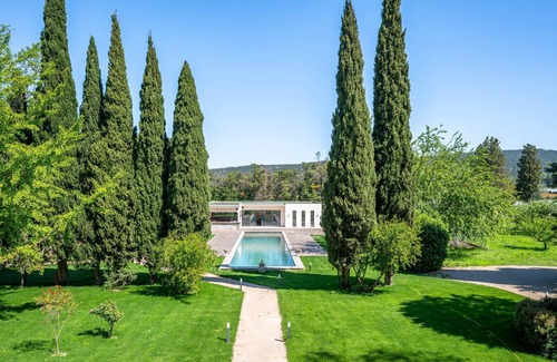 Fontvieille Villa | Discover Domaine de Rocqueval: Your Luxurious Getaway in the Heart of the Alpill