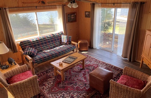 Birchwood Cabin | Discover Hidden Pine: The Perfect Lakeside Retreat