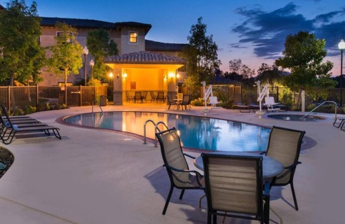 Thousand Oaks House | Discover Nature and Culture in Thousand Oaks! W/Private Kitchenette! Onsite Pool