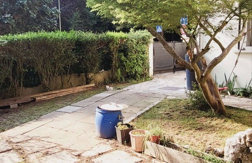 Le Plessis-Robinson Apartment | Discover our comfortable studio, nestled in a quiet neighborhood 20 minutes from Paris.