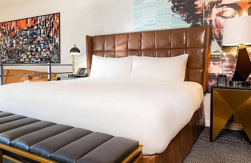 Norma Triangle Hotel | Discover Pizza Dough Pizzeria & Bar! Lovely Unit, Pet friendly