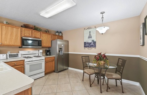 The Villages Villa | Discover Relaxation and Fun in a Charming Patio Villa with a Golf Cart!
