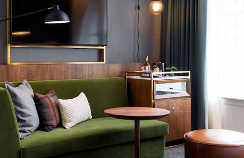 Downtown Seattle Hotel | Discover Seattle's Hidden Gem! Close to Pike Place Market, Pet-Friendly Stay!