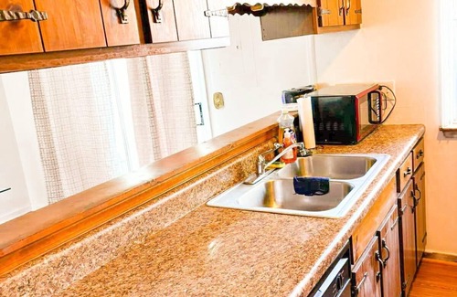 Norfolk - Virginia Beach House | Discover Serenity at Ocean Breeze Haven: Your Perfect Retreat in Virginia Beachn
