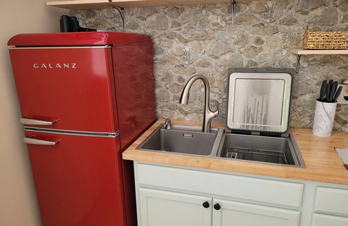 Milledgeville RV Rental | Discover Solitude in Unique Geodome on a Vast Woodland Estate