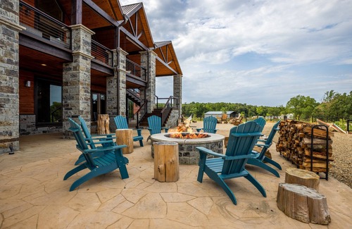 Broken Bow Cabin | Discover the Beauty of Crystal Lake Ranch Mansion in Broken BowEscape to your own private retreat. The Mansion at Crystal Lake Ranch is a 6,000 sq ft luxury lodge nestled on a secluded 6-acre estate with a private pond, horse pasture views