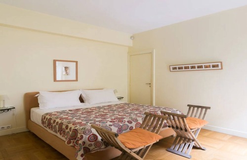 Les Iles Apartment | DISCOVER THE ILE SAINT-LOUIS, PARIS’ TREASURE ISLAND-A RARE GARDEN APARTMENT!