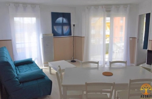 Grandcamp-Maisy Hotel | Discover the Landing Beaches! Unit with Kitchenette! Onsite Parking, Pool!