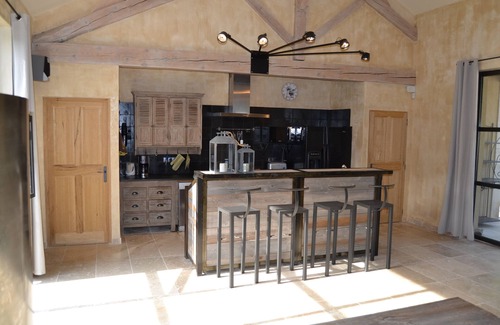 Cereste House | Discover the Lubéron; Welcome to Mas Sainte Hélène