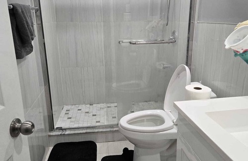 Brampton House | Discover the perfect blend of comfort & convenience in this one bedroom basement