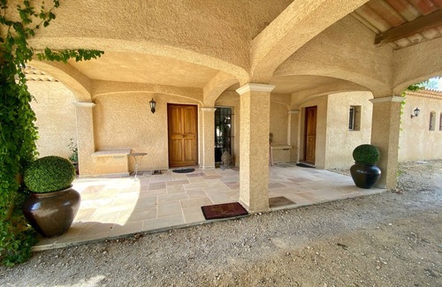 Regusse House | Discover the upper VAR with family or friends from a beautiful contryside villa.