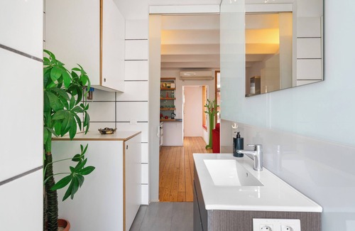 Sants Apartment | Discover this charming and modern 1-bedroom apartment with private terrace
