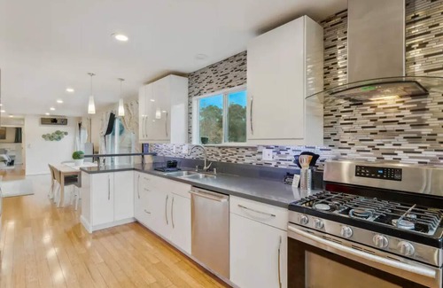 Oakland Apartment | Discover this charming residence nestled in the heart of Oakland, CA