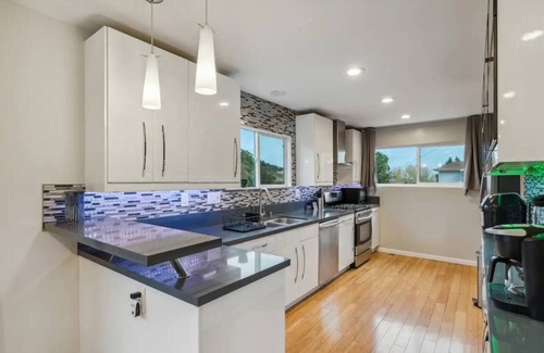 Oakland Apartment | Discover this charming residence nestled in the heart of Oakland, CA