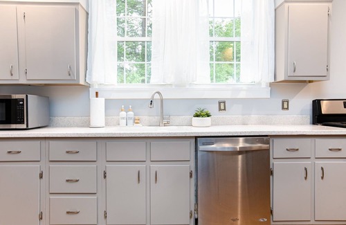 Keller Park House | Discover university charm. Your 4-bedroom retreat, an 8-min drive to Notre Dame.